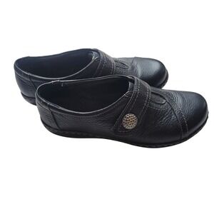 Clarks Bendables Black Leather Loafers Button Strap Shoes 6.5